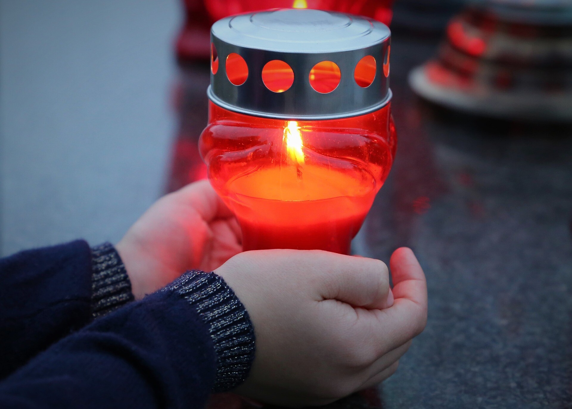 Kinderen en uitvaarten kinderen betrekken bij uitvaarten kinderen meenemen naar een uitvaart